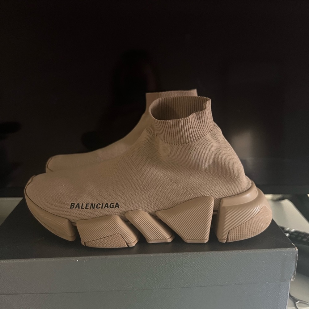 Balenciaga Women’s nude sneakers size 37… speed 2.0 LT knit .. great condition
